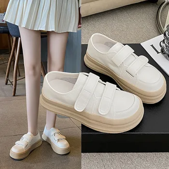 Маленькие белые туфли женские ins tide 2023 осень новый тренд в цветовом сочетании модная обувь на платформе обувь для отдыха спортивная обувь.