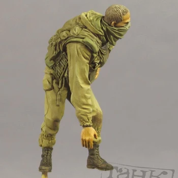 Набор моделей из смолы в масштабе 1/35, миниатюрная статуэтка современного военного российского снайпера в разобранном виде и неокрашенная игрушка-диорама