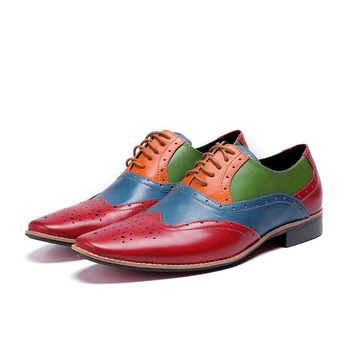 Разноцветные туфли с квадратным носком и перфорацией типа 